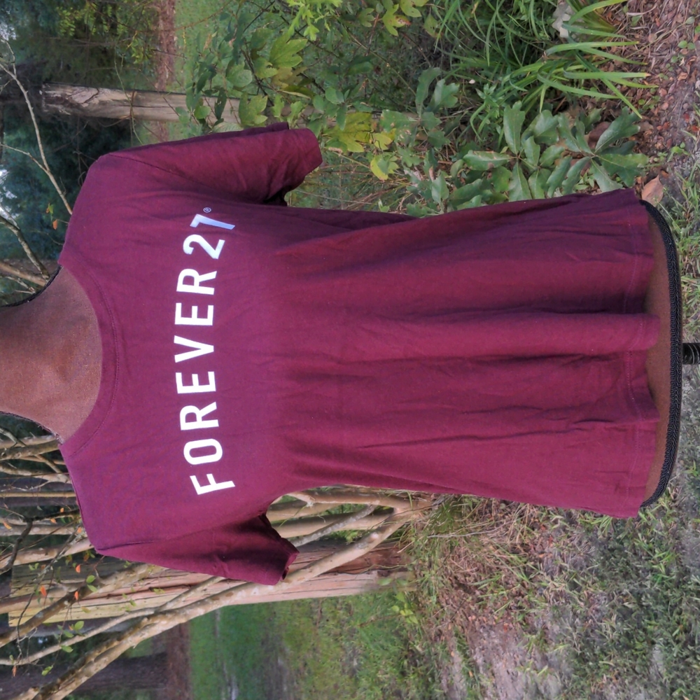 Forever 21 Maroon Crew Neck Short Sleeve Fitted TShirt with Forever 21 Logo